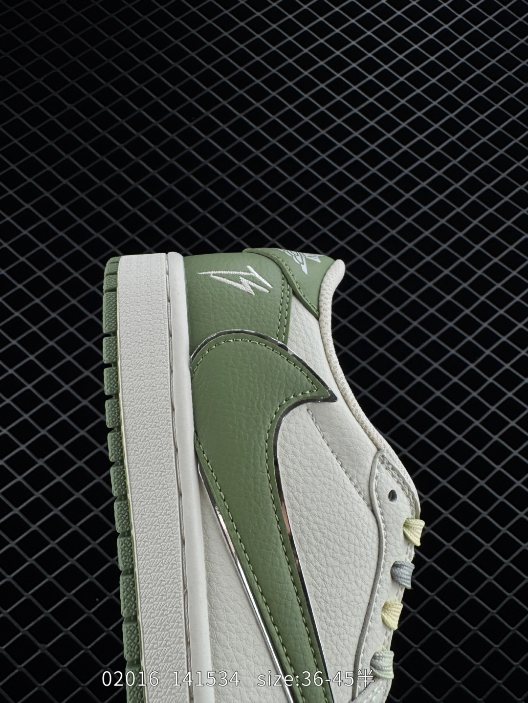 Travis Scott x Air Jordan 1 ” Reverse Mocha “